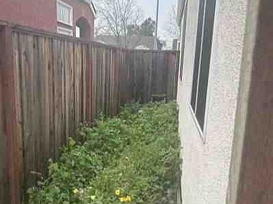 3rd image of 686 Anderson Way