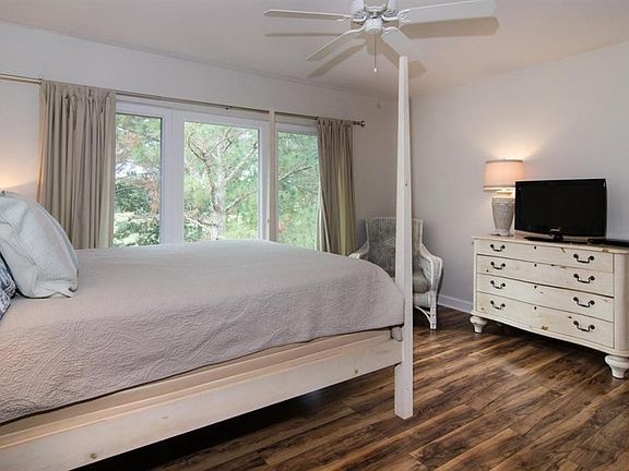 4th image of 8520 Turnberry Ct