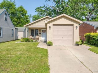 4621 Universal St, Dearborn Heights, MI 48125