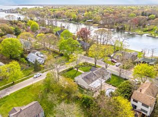 23 Wesley St, Center Moriches, NY 11934