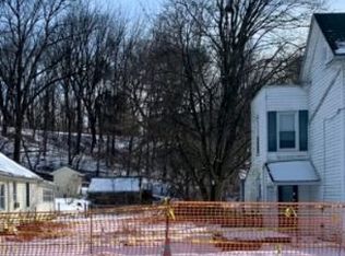 108 Washington St, Stewartsville, NJ 08886