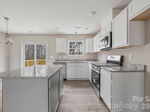 5th image of 171 Yellow Branch Rd