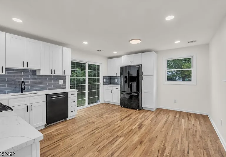 55 Orchard Dr — Photo 9