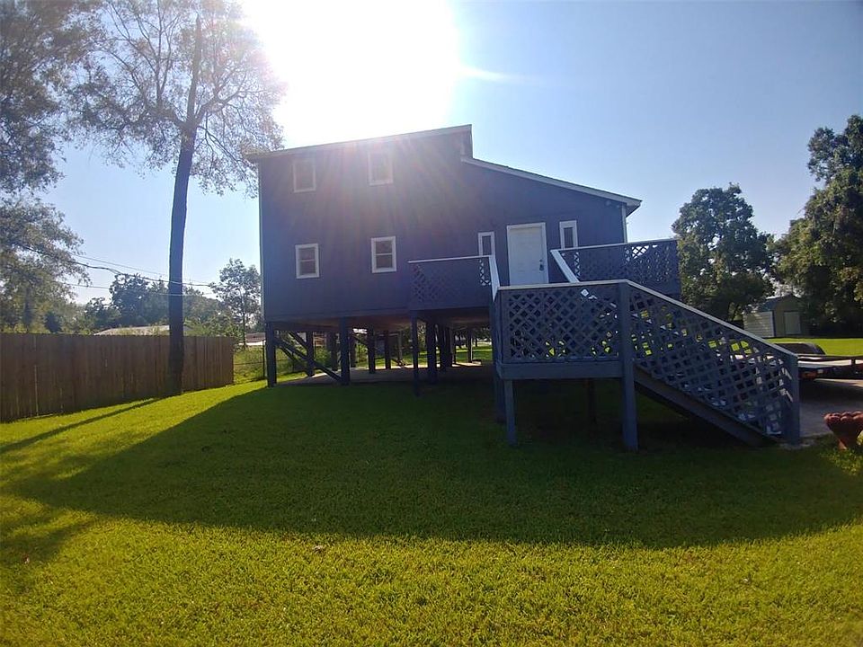 1st image of 17114 Water Oak Dr