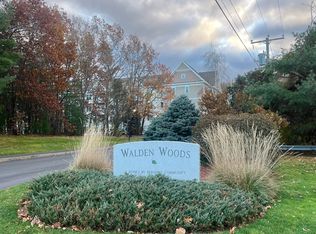 2 Henry David Dr #302, Nashua, NH 03062