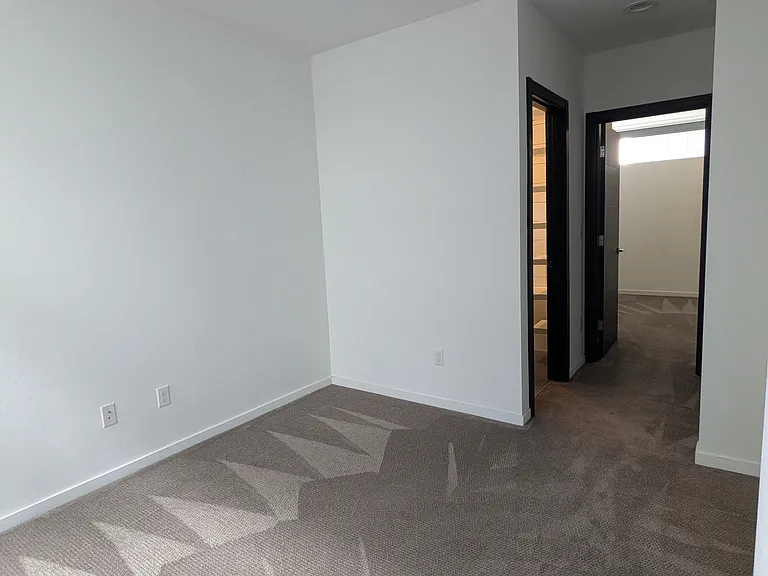 6313B 42nd Ave SW #B — Photo 2