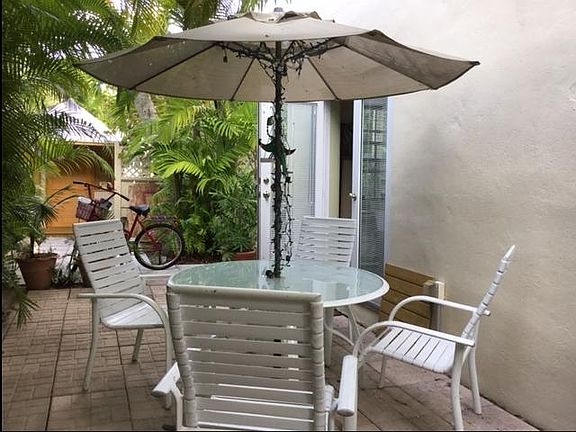 4th image of 1010 Von Phister St #102