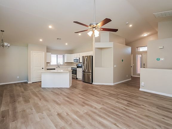 4th image of 10226 E Capri Ave
