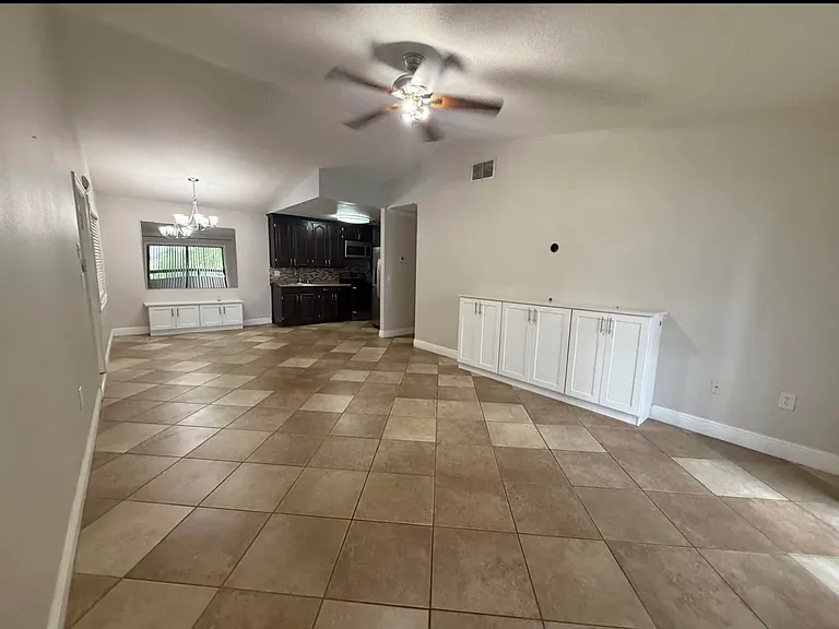 5075 Vineland Rd #201 — Photo 5