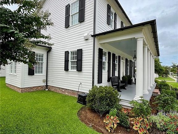 3rd image of 2455 Burton Dr