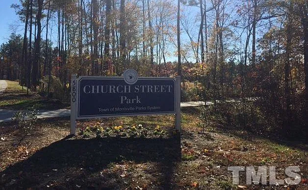 3 bed, 2.5 bath, 1400 sqft, $2,000 — Photo 4