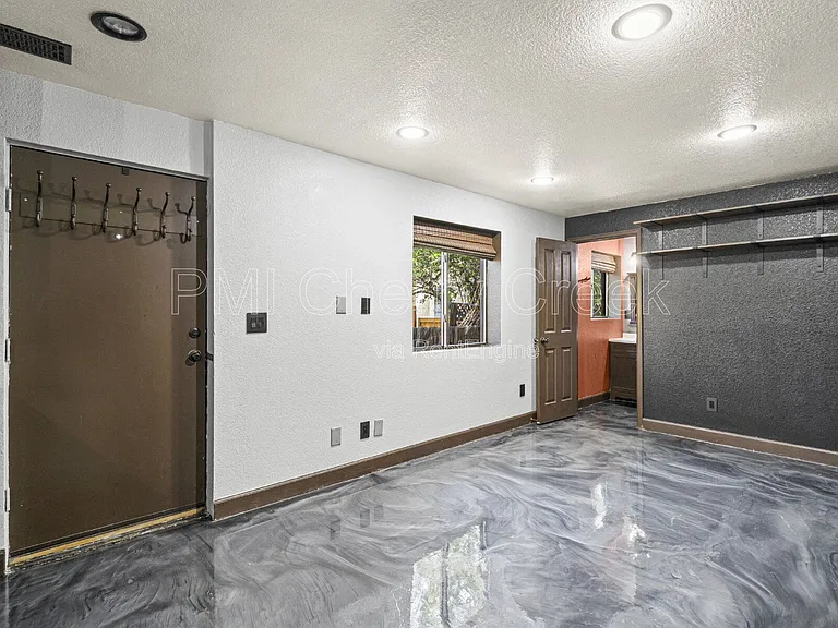 3419 Decatur St — Photo 4
