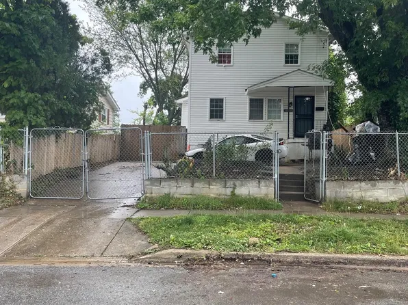 4805 Deanwood Dr, Capitol Heights, MD 20743