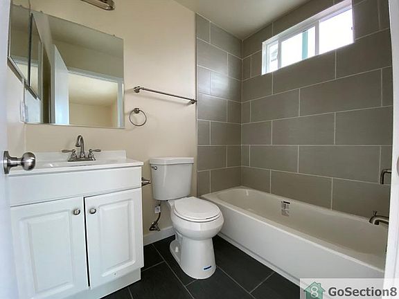 4th image of 516 W 93rd St