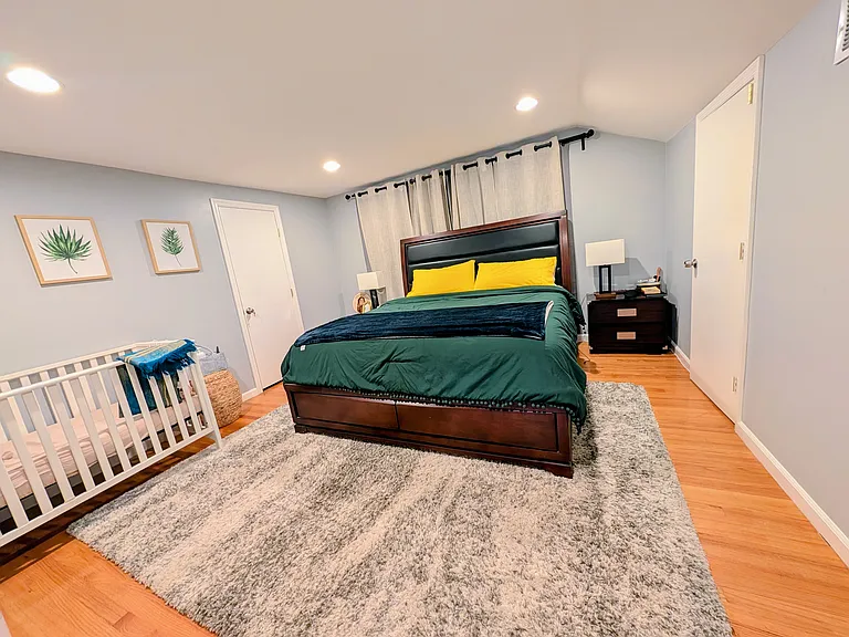 2518 Hawthorne Ave — Photo 6