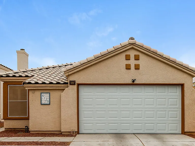 6125 Wild Berry Dr — Photo 1