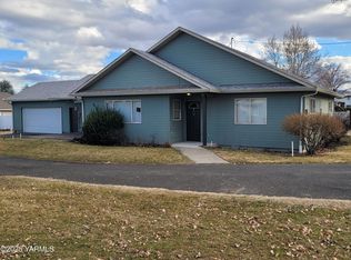 1121 S 44th Ave, Yakima, WA 98908