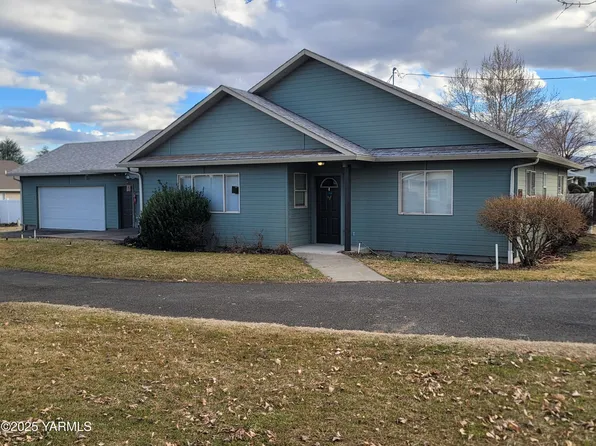 1121 S 44th Ave, Yakima, WA 98908