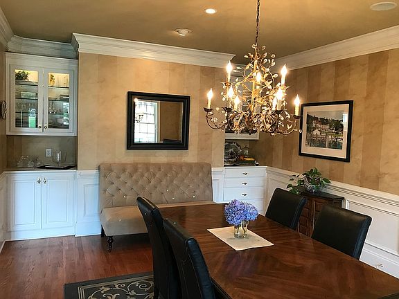 4th image of 3880 Southgate Dr