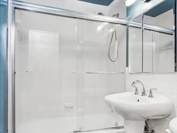 305 East 40th Street 17JK image 17 of 18