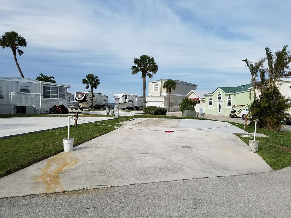 1st image of 77 Nettles Blvd