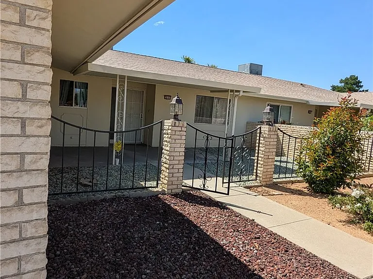 28101 Grosse Point Dr — Photo 2