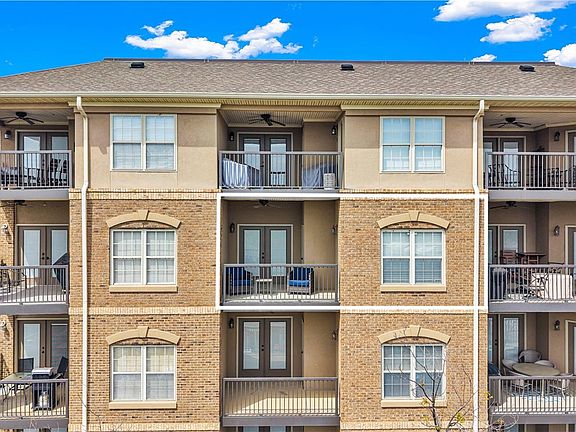 3rd image of 402 W Magnolia Ave APT 132