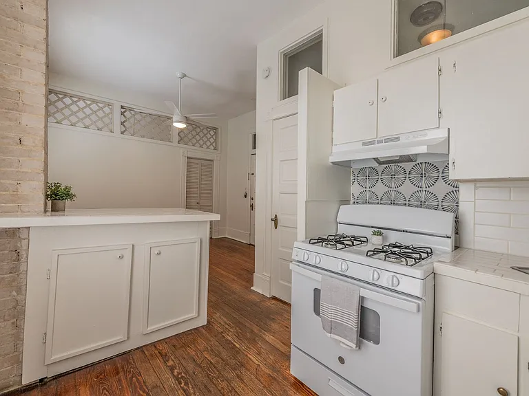 111 Adams St — Photo 8