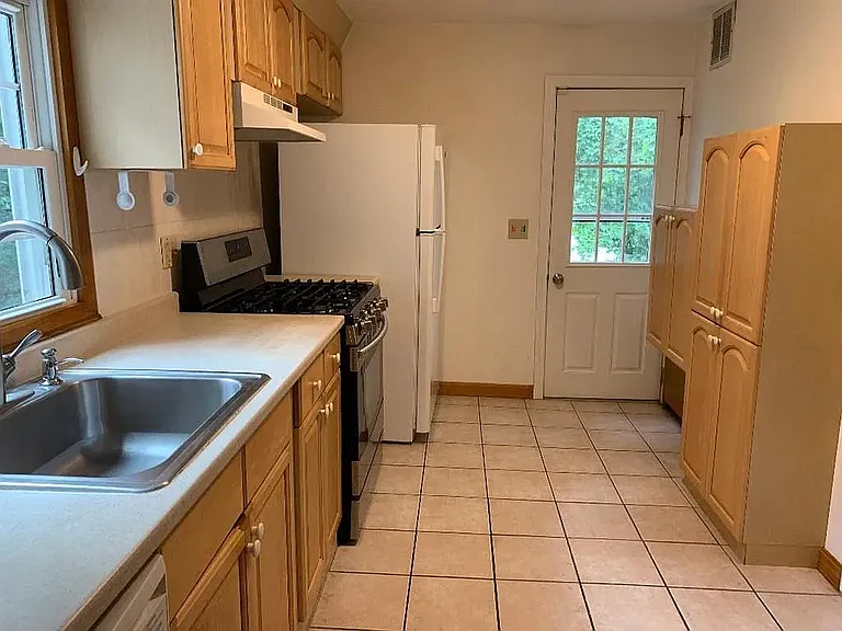 12 Oakland Rd #2 — Photo 8