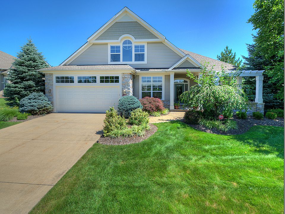 1st image of 203 Prestwick Dr