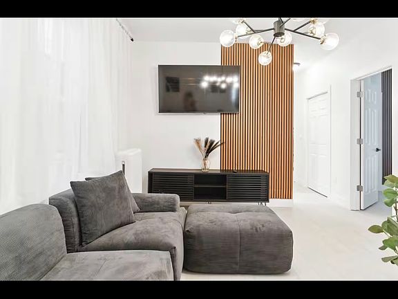 4th image of 14 Seabury St Floor 2