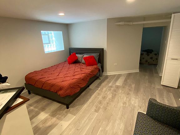 5th image of 1317 W Lunt Ave #G
