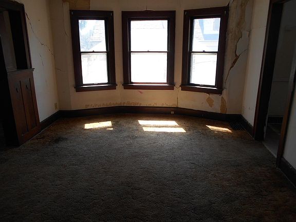 3rd image of 1221 10th St
