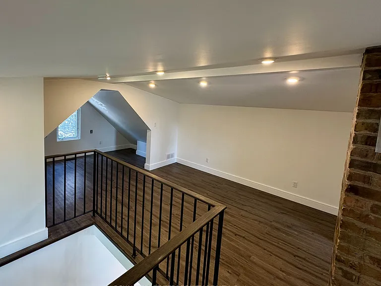 37 White Ave — Photo 8