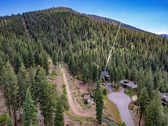 2nd image of 2392 Overlook Pl