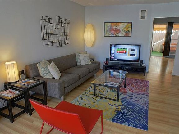 4th image of 1400 N Hayworth Ave APT 9