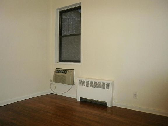 5th image of 425 E 75th St APT 4D