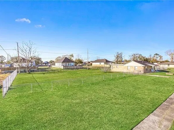 1822 Schnell Dr, Arabi, LA 70032