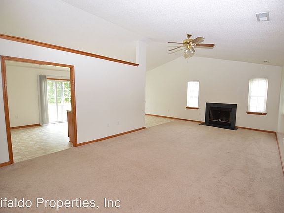3rd image of 124 Lawndale Ln