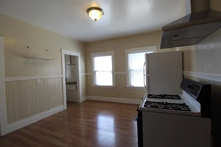 466 Pacific Ave — Photo 6