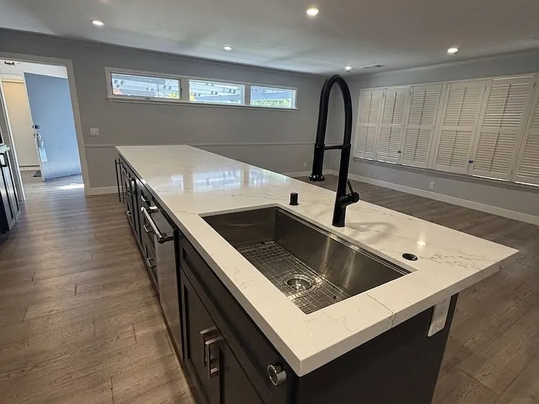 240 Walter Hays Dr — Photo 4