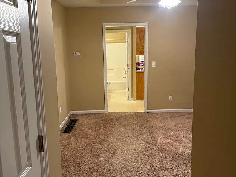 318 W Kenwood Way #1 — Photo 8