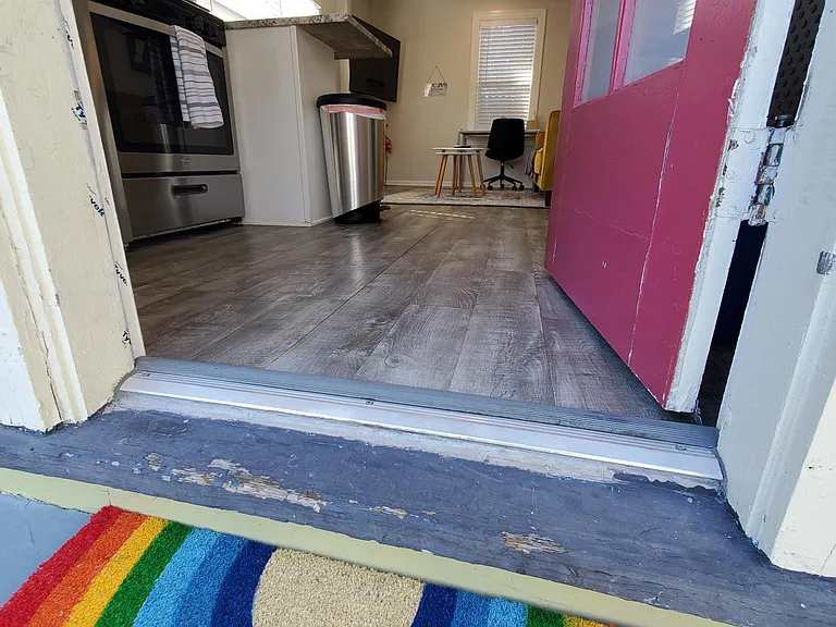 2348 Dartmouth Ave N #B — Photo 11