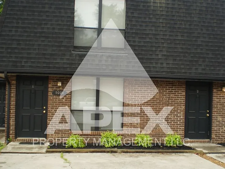 9024 Countryside Ln — Photo 1