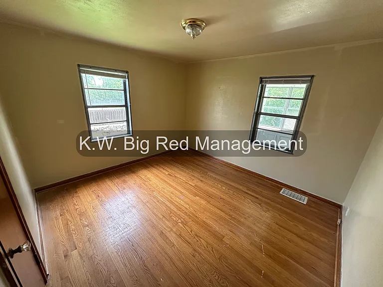 715 Utica Sellersburg Rd — Photo 7