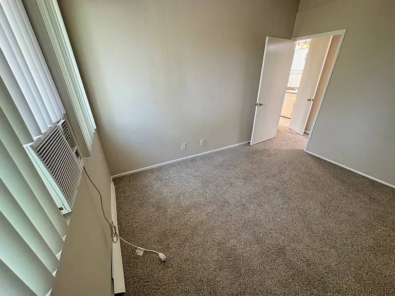 11500 Rochester Ave #11500 — Photo 29