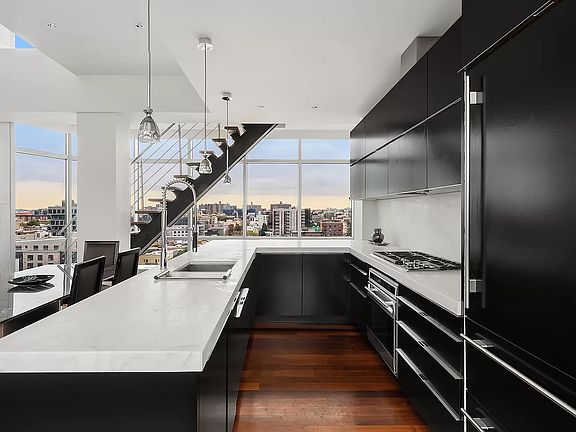 4th image of 50 Bayard St Ph 4