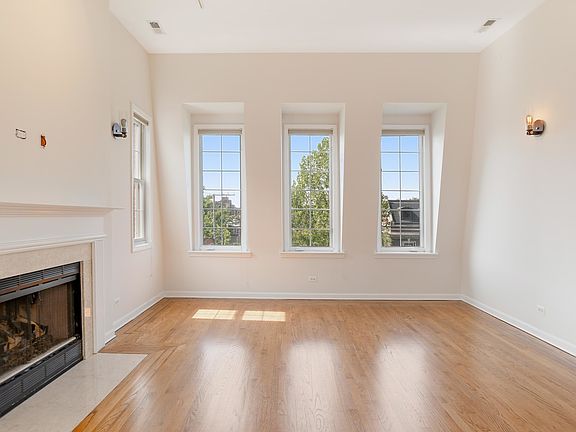 4th image of 1617 N Hermitage Ave APT 3S
