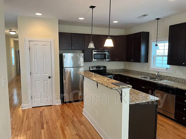 3508 E Clay St #A — Photo 4
