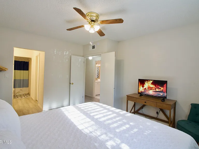 4614 N Stanton St #C17 — Photo 13